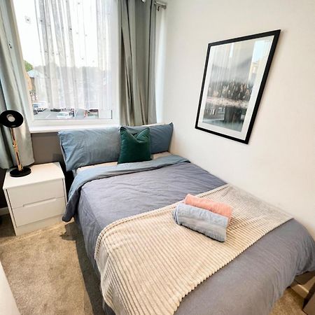 Lovely & Stylish 2 Bed Flat Close To Heathrow Yiewsley Exterior foto